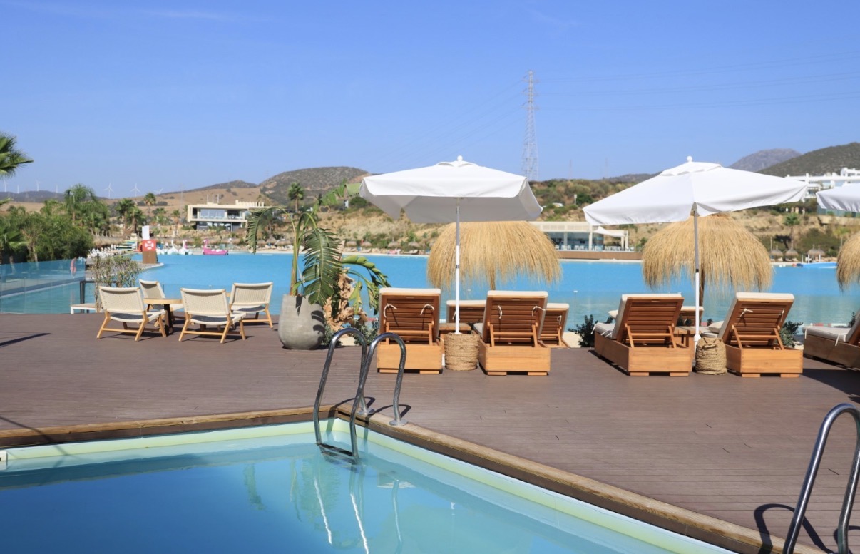 Descanso junto a Alcazaba Lagoon